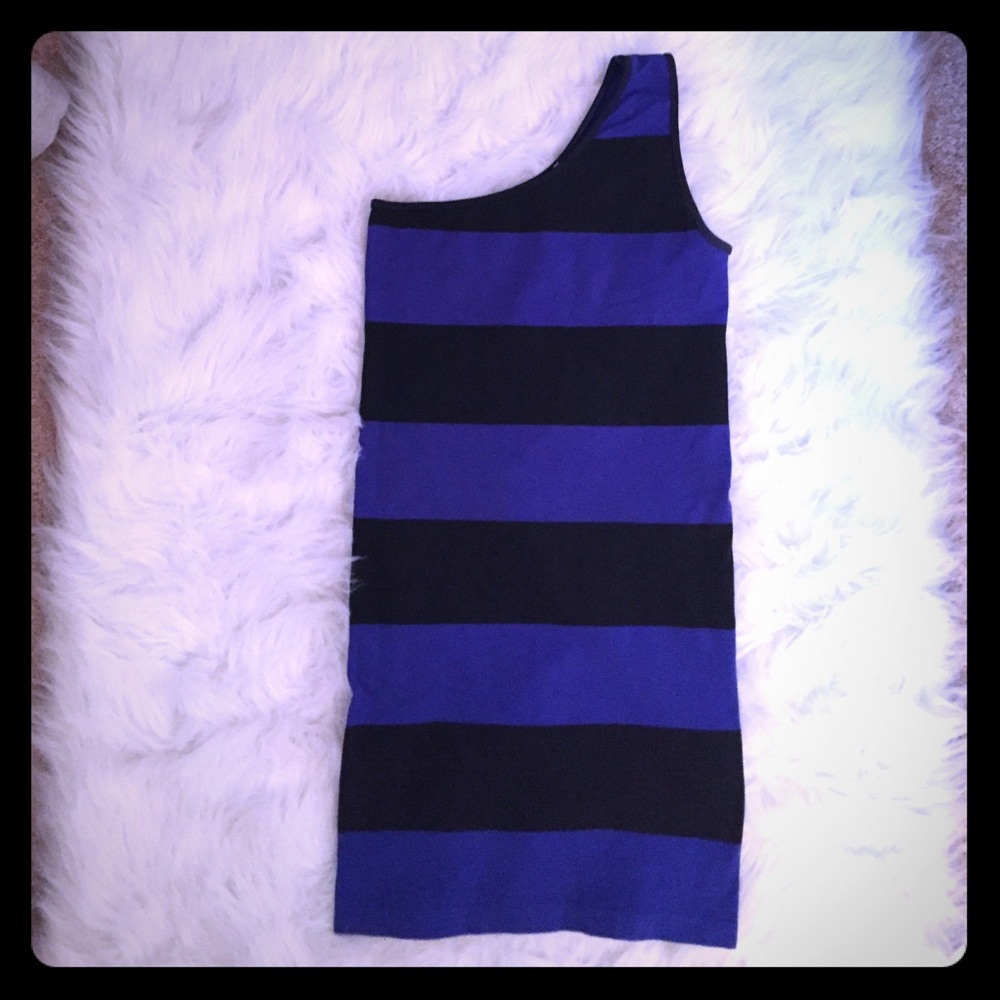 ⬇️SALE 💲💲Bold stripe one shoulder dress 🔥🔥🔥