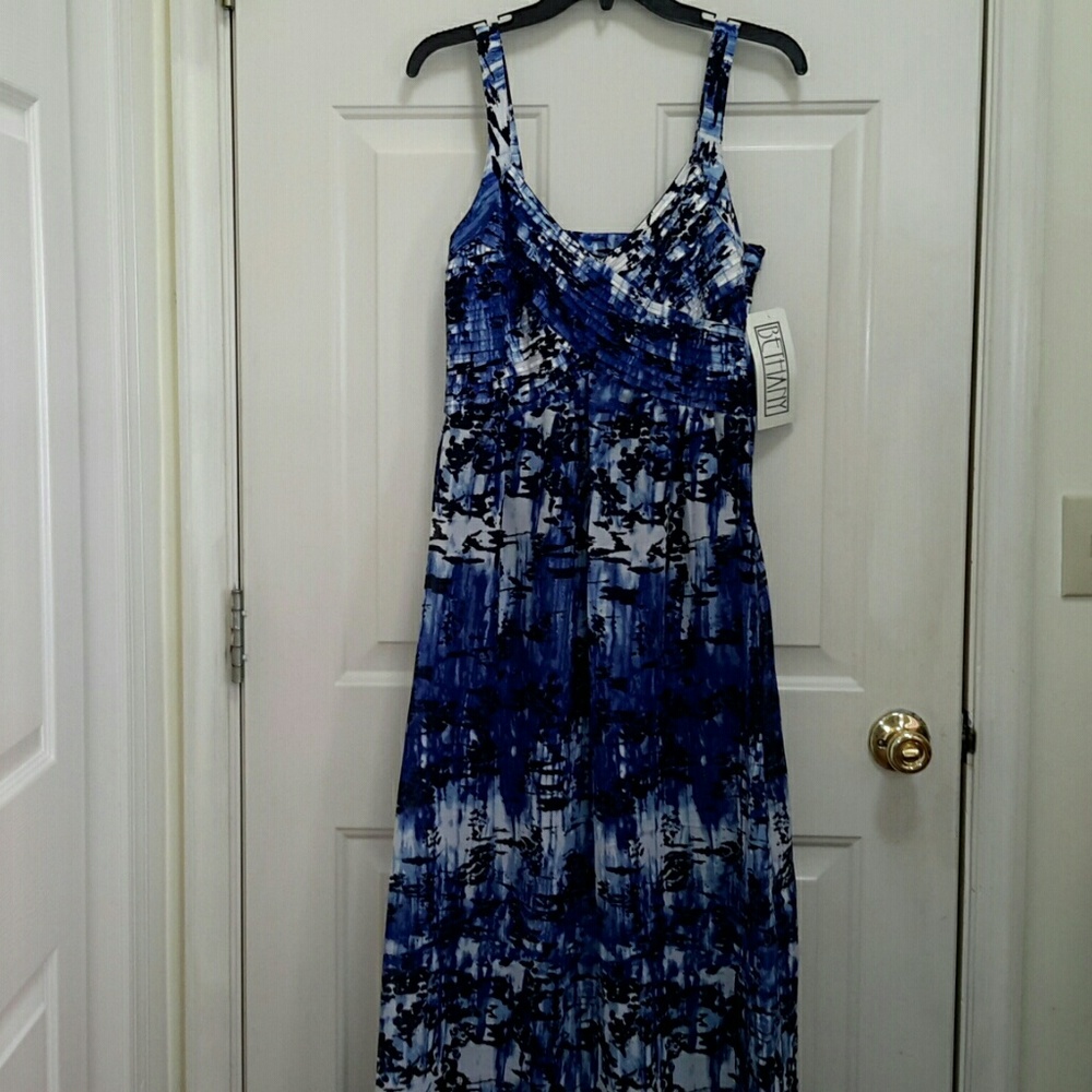 SUMMER SALE....Bethany Maxi Dress   NWT