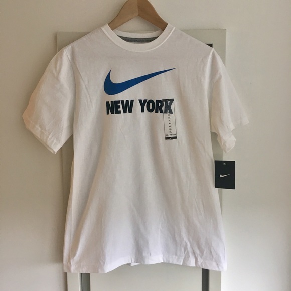 🔥SALE🔥✨🆕✨Classic Nike Shirt - Picture 1 of 1