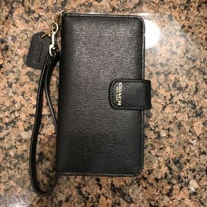 COACH cell phone wrislet/wallet (black)