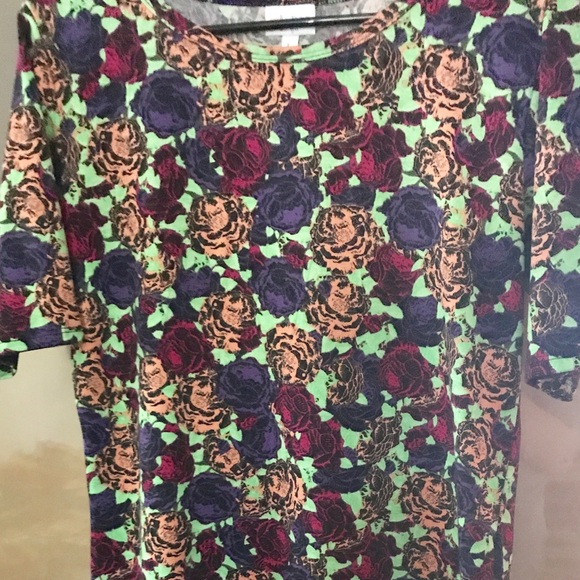 Large LuLaRoe Julia! Roses, roses, ROSES! - Picture 1 of 2