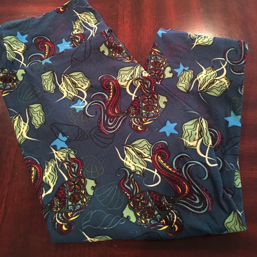 BNWT OS leggings by lularoe
