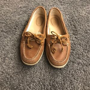 Tan Sperry