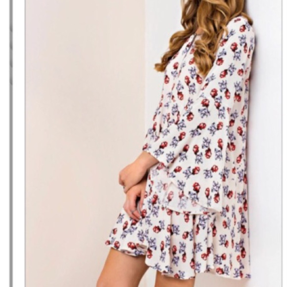 ✨LAST ONE ✨pretty floral dress - Picture 5 of 6