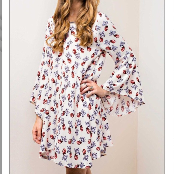 ✨LAST ONE ✨pretty floral dress - Picture 3 of 6