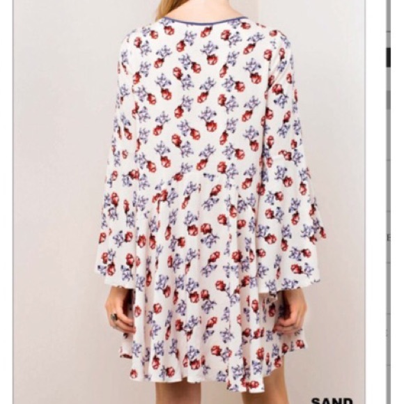 ✨LAST ONE ✨pretty floral dress - Picture 4 of 6