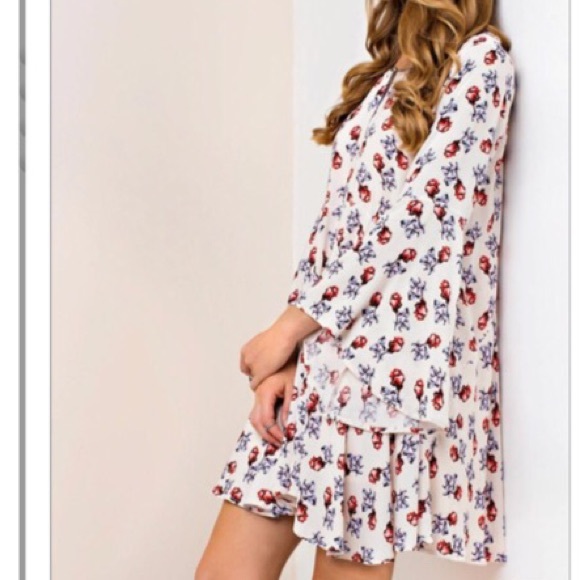 ✨LAST ONE ✨pretty floral dress - Picture 5 of 6