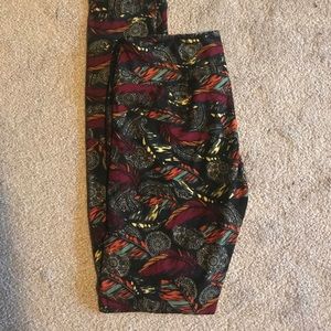 Lularoe leggings OS NWT medallion and feather