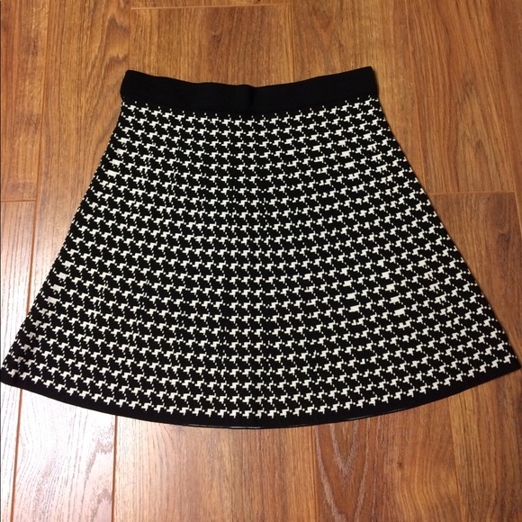 Max Studio houndstooth Knit circle skirt - Picture 4 of 4