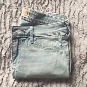 Hollister Skinny Jeans (never worn)