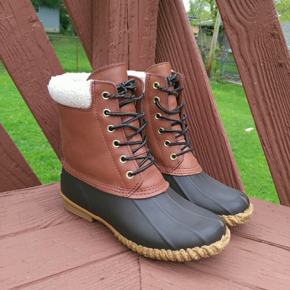 Tommy Hilfiger Shoes - Tommy Hilfiger Brown Leather Duck Boots 6