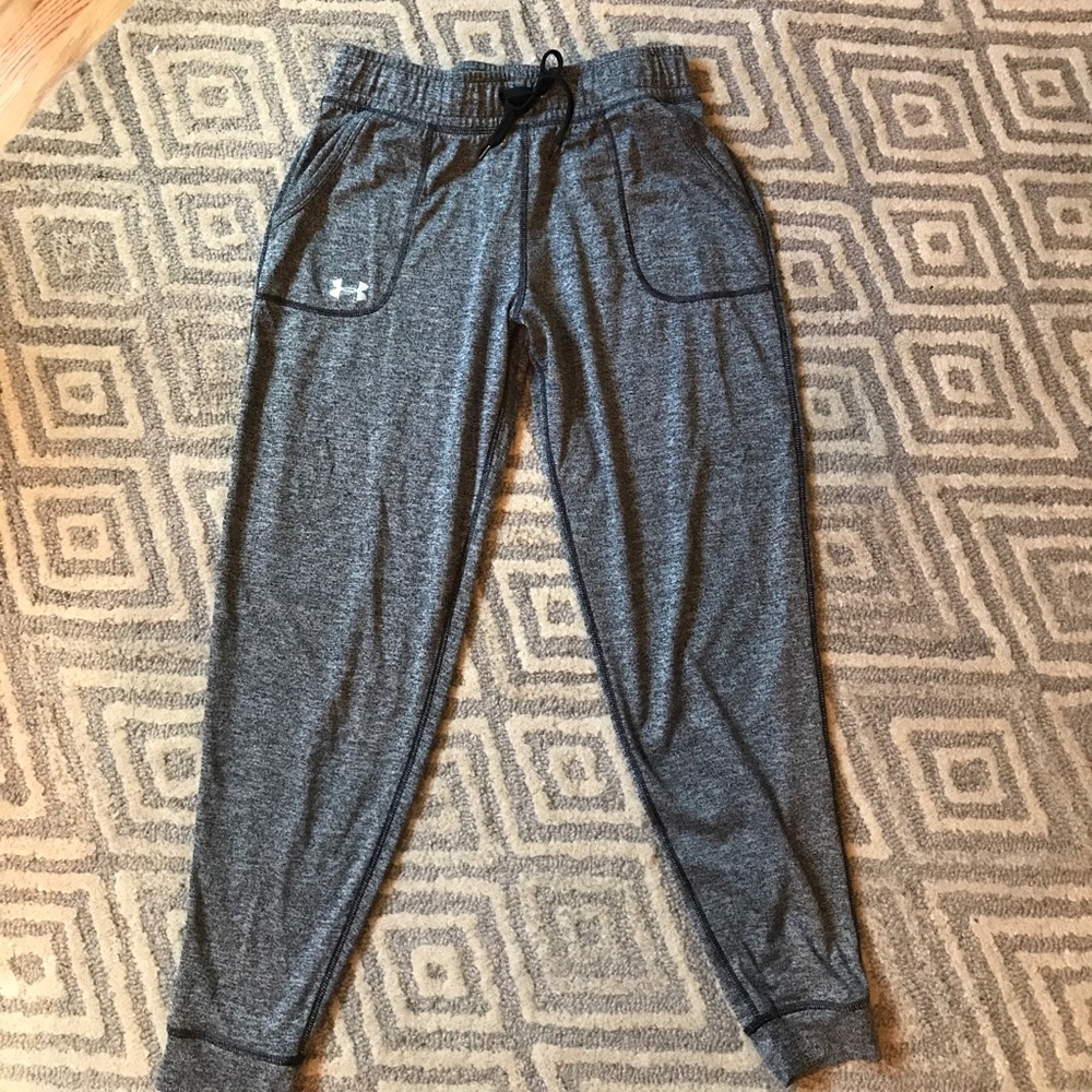 NWOT Under armor jogging pant size s