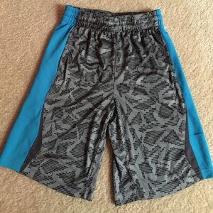 Boys, youth med Tek Gear shorts