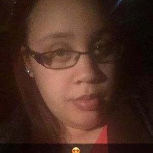 Meet your Posher, Deedee