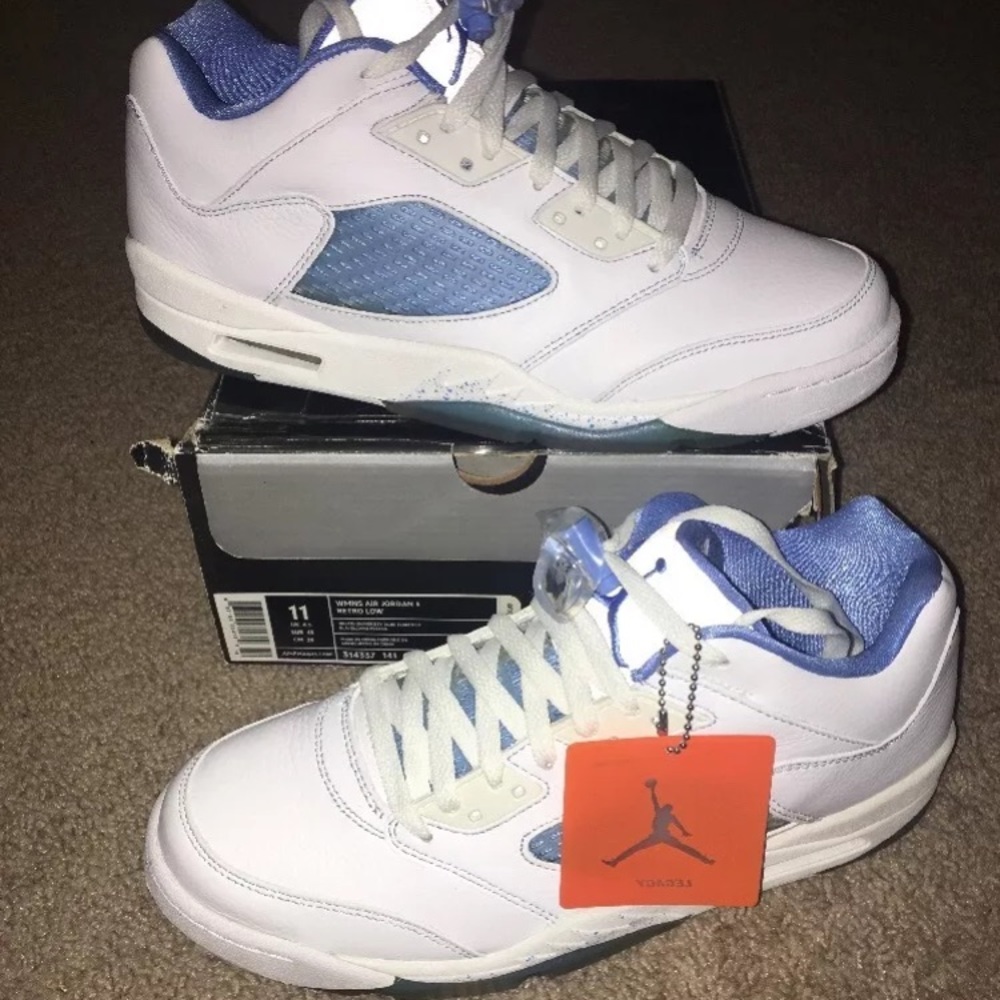 New Jordan retro 5 low unc women's size 11