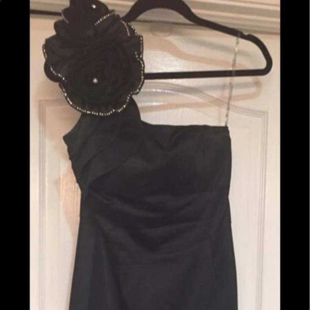 Short dress