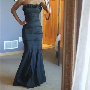 JUMP black strapless formal gown
