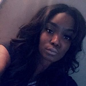 Meet your Posher, Yasmine