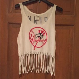 Pink Yankees fringed top in white