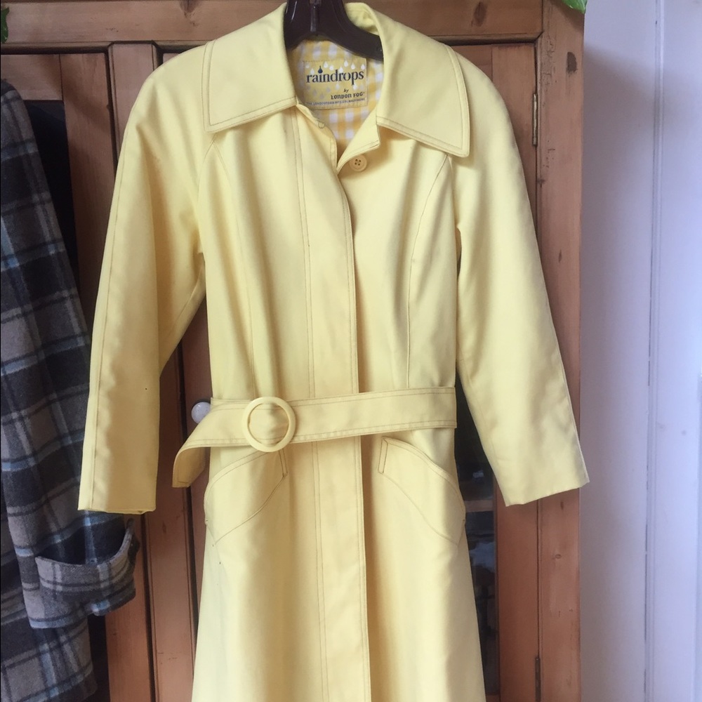 Vintage raincoat (was my 95 year old grandmothers)