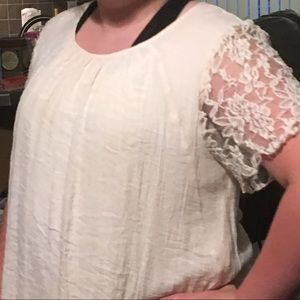 Cream tunic with lace trim XL