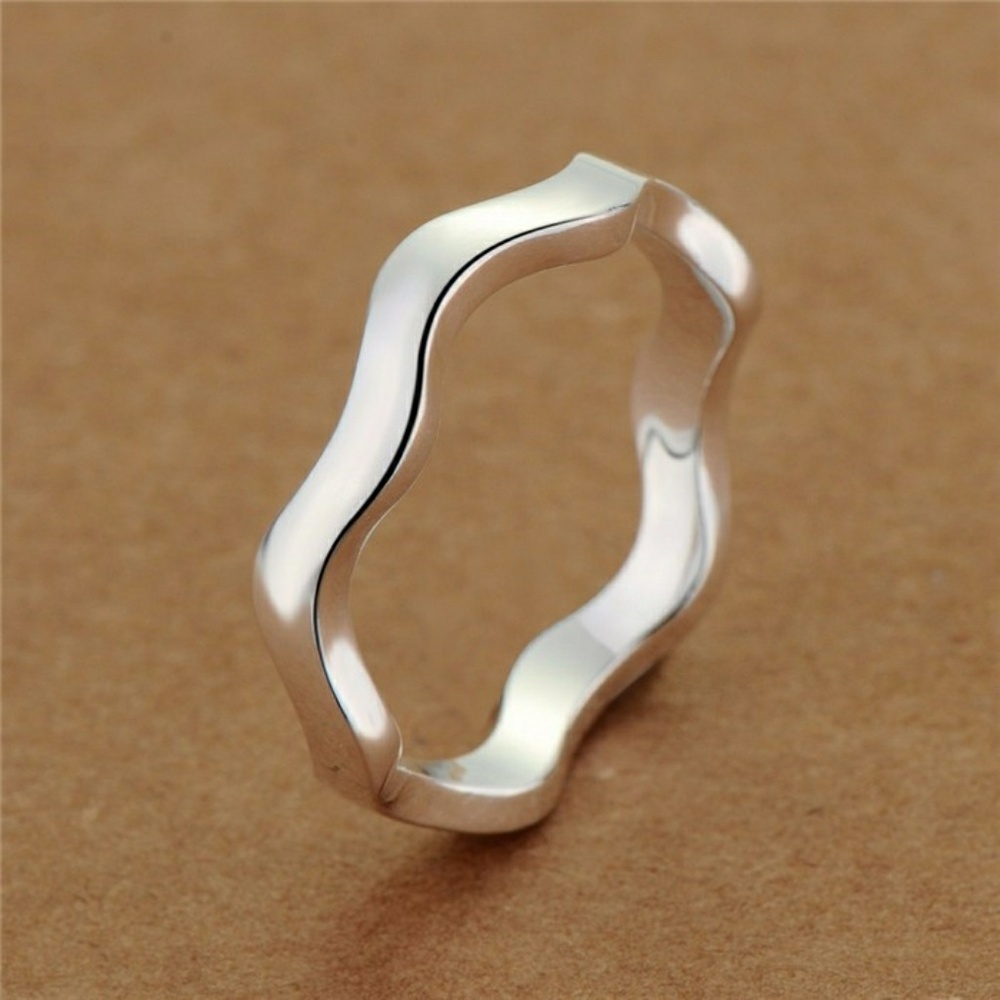 925 Chevron Wave Band Sterling Silver Ring - Picture 3 of 5