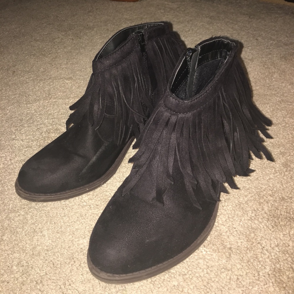 Black fringe booties