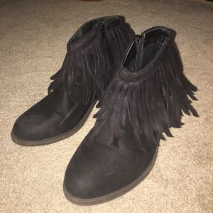 Black fringe booties