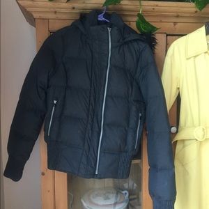 Warm puffy jacket runs a tad small