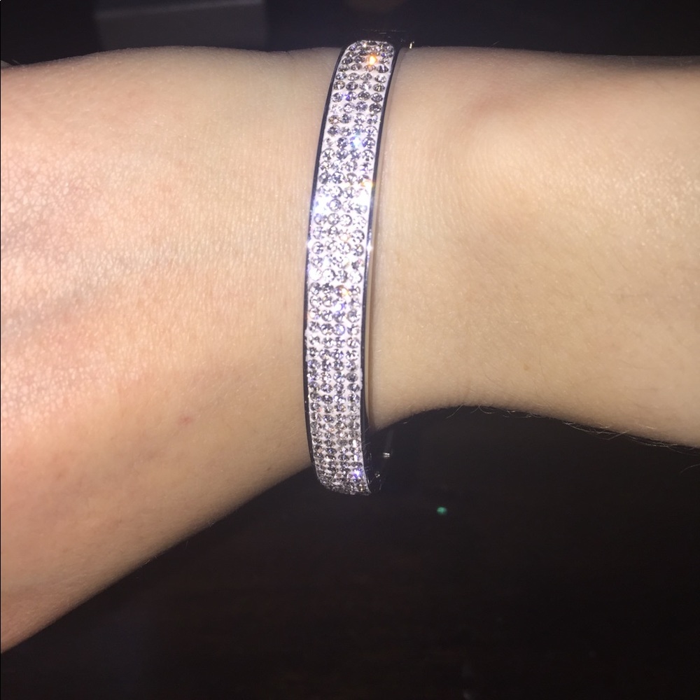 Sparkling Silver Clasp Bracelet - Picture 3 of 3