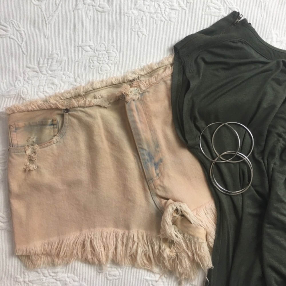 Free People Super Fringe Cutoffs NWOT