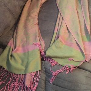 Pashmina. Green & pink