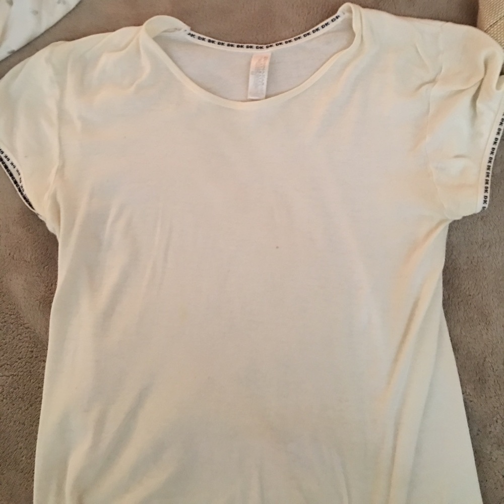 DKNY WHITE T-Shirt with DK AROUND THE NECK LINE