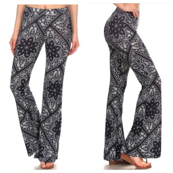 Pants - 📣 Liquidation 📣 Printed Flare Pants Medium
