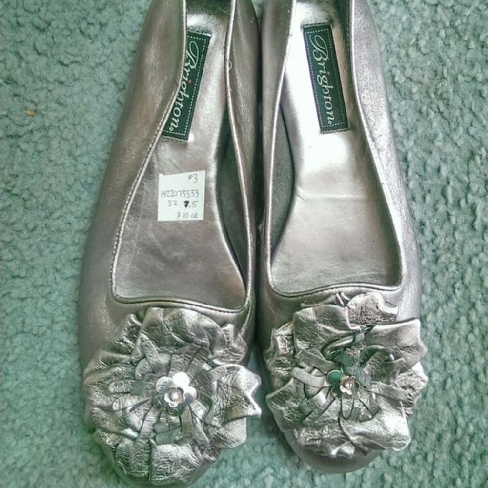 I am selling Brighton Shoes