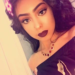 Meet your Posher, Emely