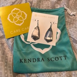 KENDRA SCOTT CARLA EARRINGS