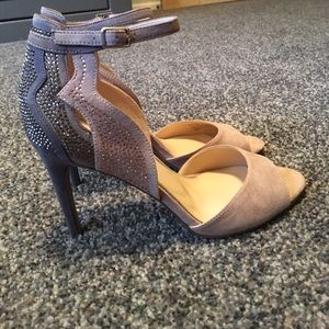 Jessica Simpson nude microsuede heels 8