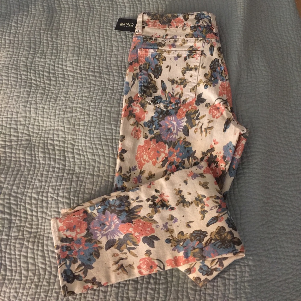 NWT Buffalo floral cropped jeans