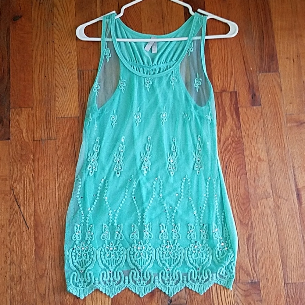 Vanity tank top size small