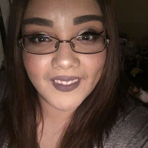 Meet your Posher, Raquel