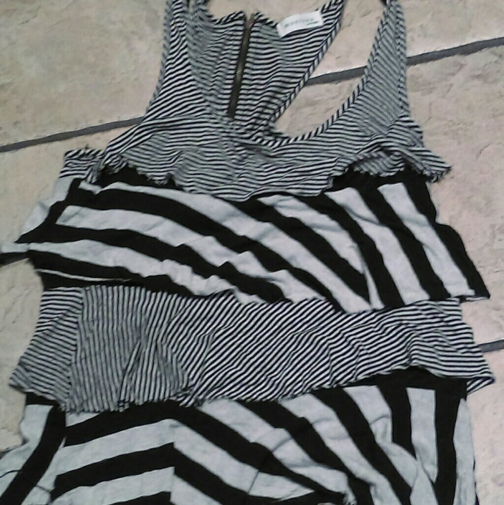 Monteau black stripe top Size M