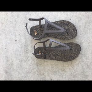 Sanuk women's sandals size 5. Never worn