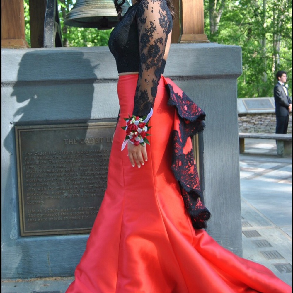 Red and black Sherri Hill prom/pageant dress!