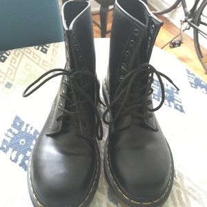 Dr. Marten's 1460 8-eye Boots 11