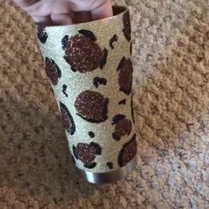 20oz ozark cheetah cup