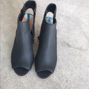 Steve Madden worn once. Black.