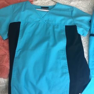 Small Cherokee scrub top