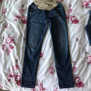 ❌SOLD❌Jessica Simpson Maternity Cropped Jeans