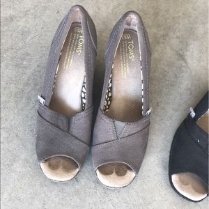 Toms women gray wedges. Gently used. 5.5